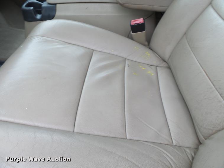 image for item DE7793 2005 Ford F550 Super Duty flatbed truck