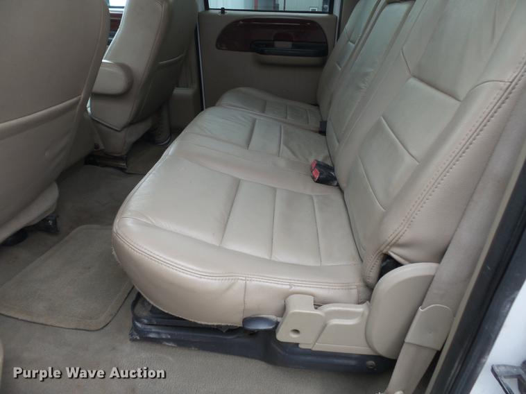 image for item DE7793 2005 Ford F550 Super Duty flatbed truck