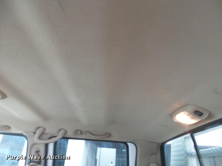 image for item DE7793 2005 Ford F550 Super Duty flatbed truck