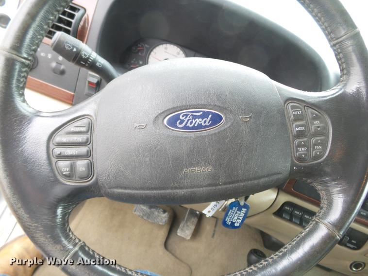 image for item DE7793 2005 Ford F550 Super Duty flatbed truck