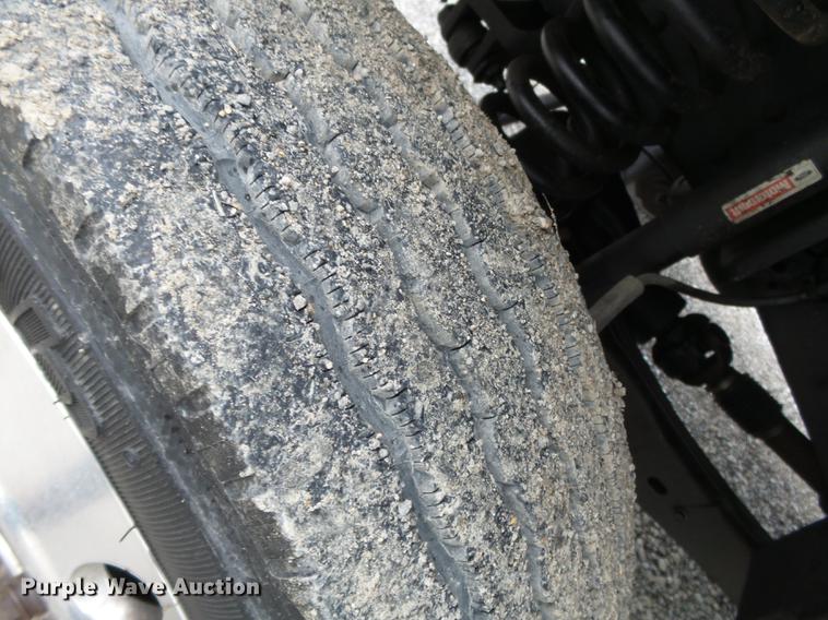 image for item DE7793 2005 Ford F550 Super Duty flatbed truck