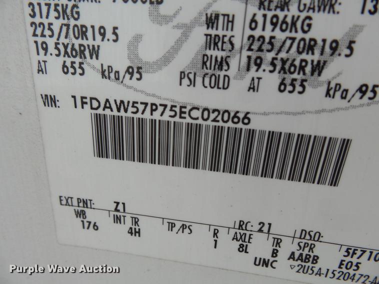 image for item DE7793 2005 Ford F550 Super Duty flatbed truck