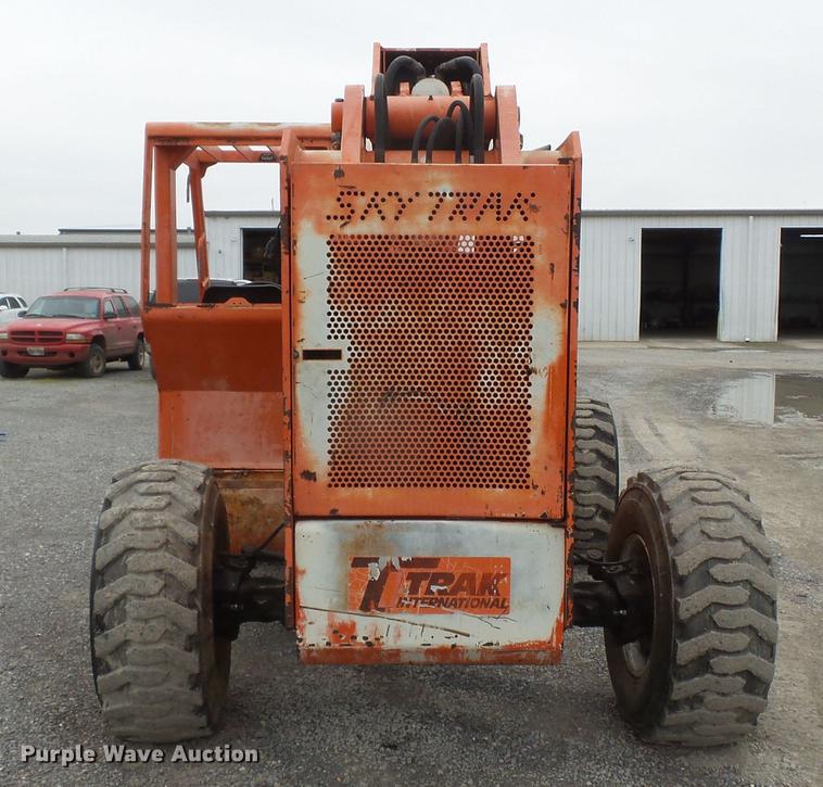 image for item DE7795 Sky Trak 5028 telehandler