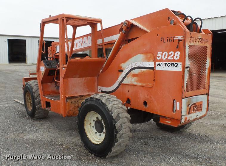image for item DE7795 Sky Trak 5028 telehandler