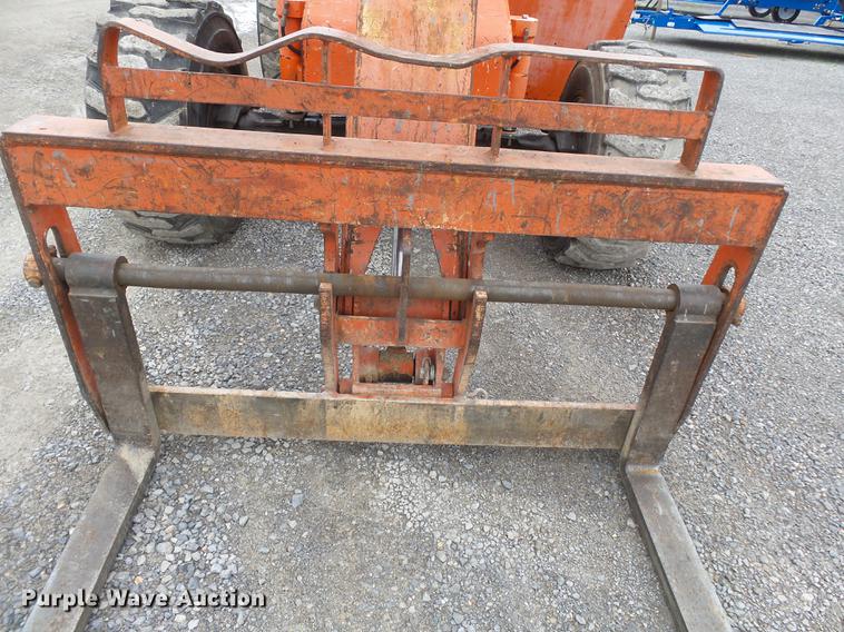 image for item DE7795 Sky Trak 5028 telehandler