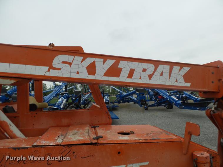 image for item DE7795 Sky Trak 5028 telehandler
