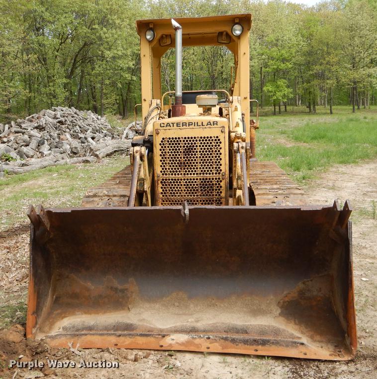 image for item DE8381 Caterpillar 951C track loader