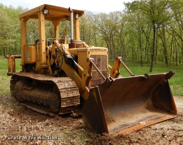 image for item DE8381 Caterpillar 951C track loader