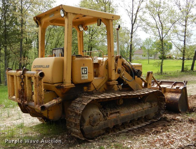 image for item DE8381 Caterpillar 951C track loader