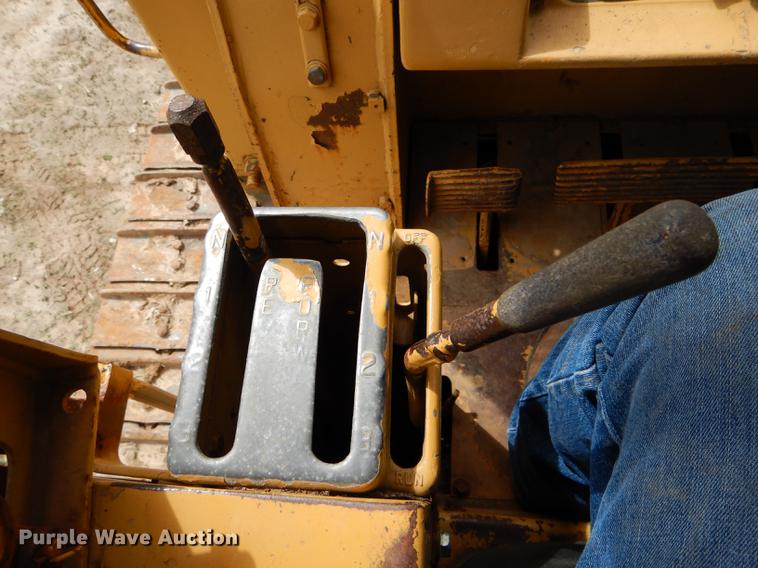 image for item DE8381 Caterpillar 951C track loader