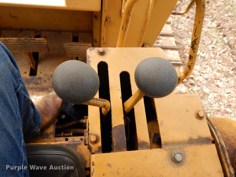 image for item DE8381 Caterpillar 951C track loader