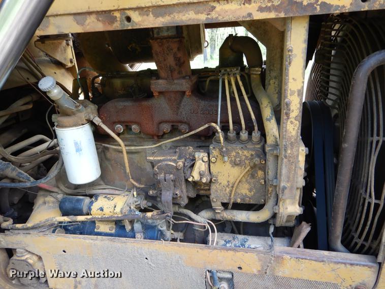 image for item DE8381 Caterpillar 951C track loader