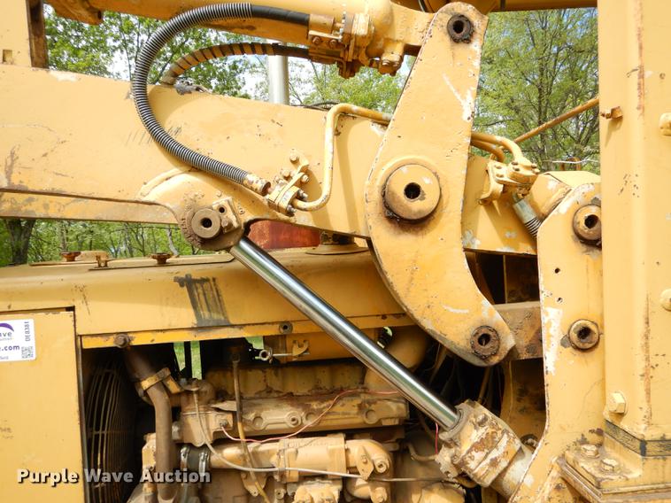 image for item DE8381 Caterpillar 951C track loader
