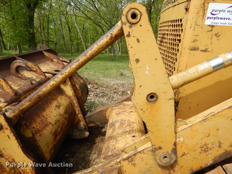 image for item DE8381 Caterpillar 951C track loader