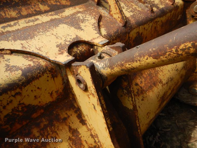 image for item DE8381 Caterpillar 951C track loader