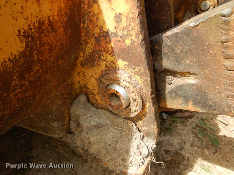 image for item DE8381 Caterpillar 951C track loader