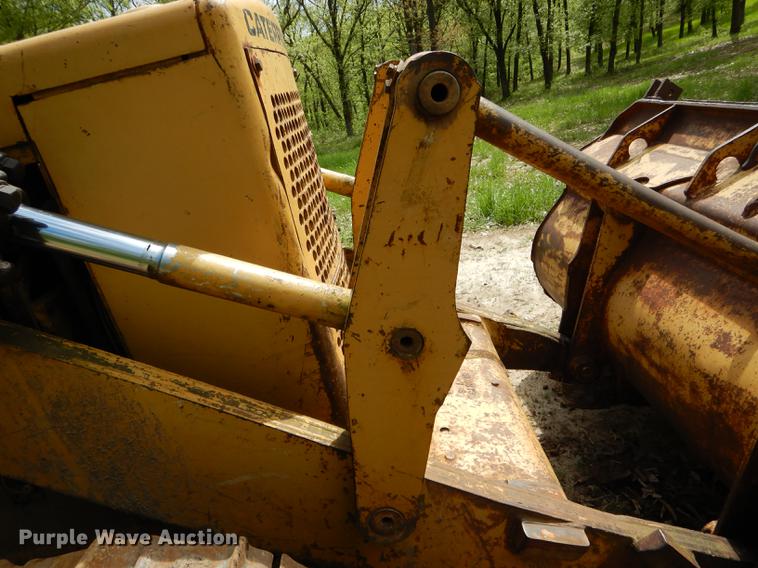 image for item DE8381 Caterpillar 951C track loader
