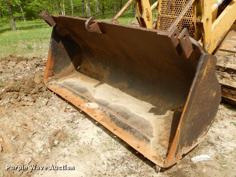 image for item DE8381 Caterpillar 951C track loader