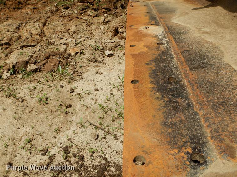 image for item DE8381 Caterpillar 951C track loader