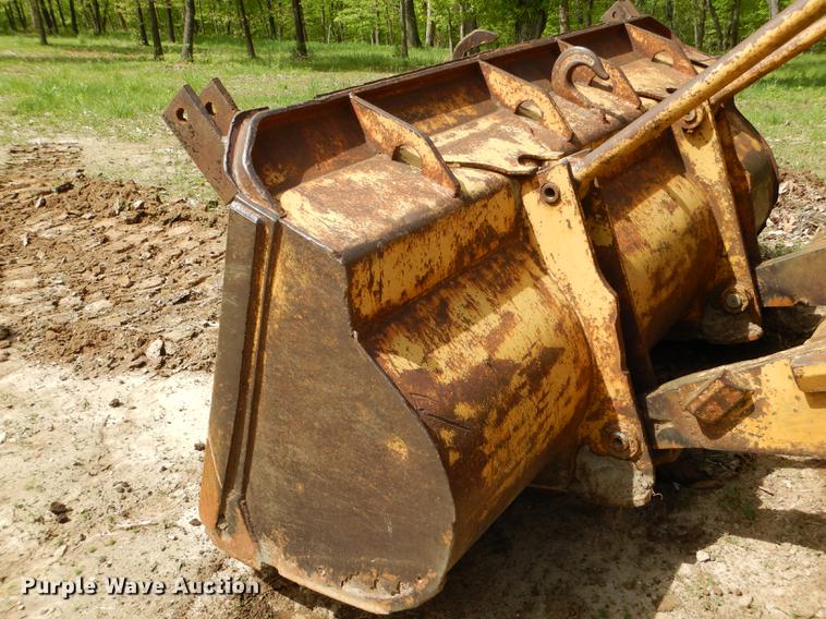 image for item DE8381 Caterpillar 951C track loader