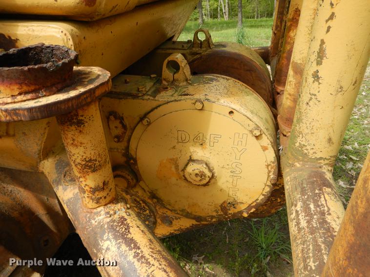 image for item DE8381 Caterpillar 951C track loader