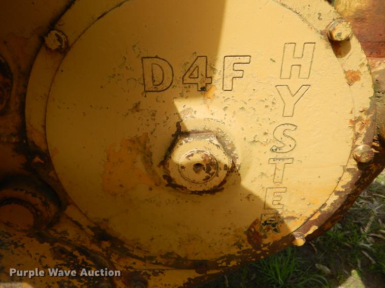 image for item DE8381 Caterpillar 951C track loader