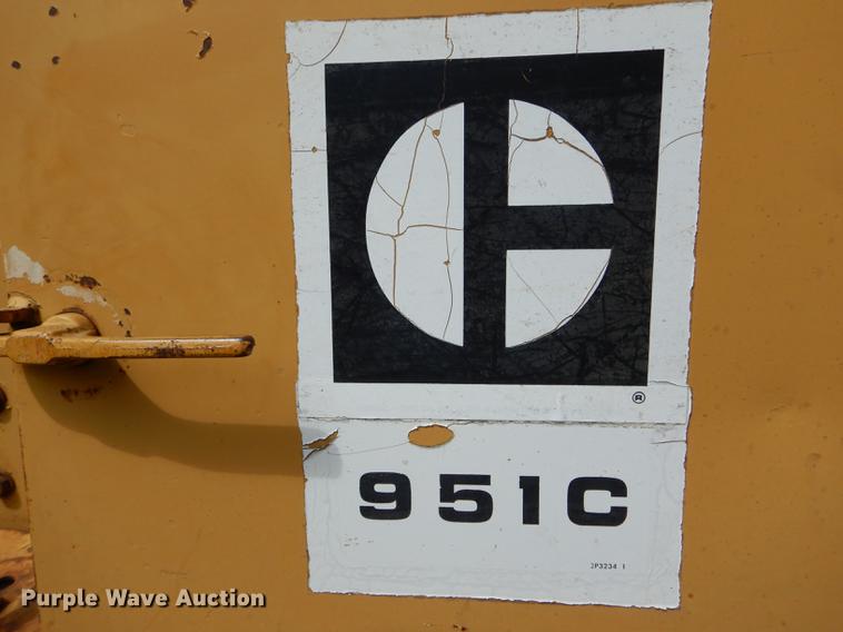 image for item DE8381 Caterpillar 951C track loader