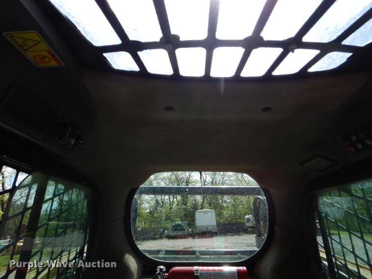 image for item DE8392 2009 Caterpillar 289C skid steer