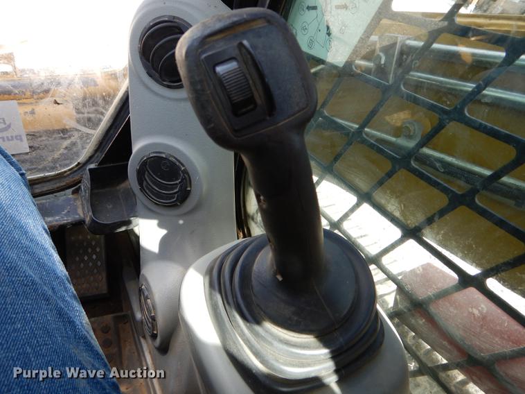 image for item DE8392 2009 Caterpillar 289C skid steer