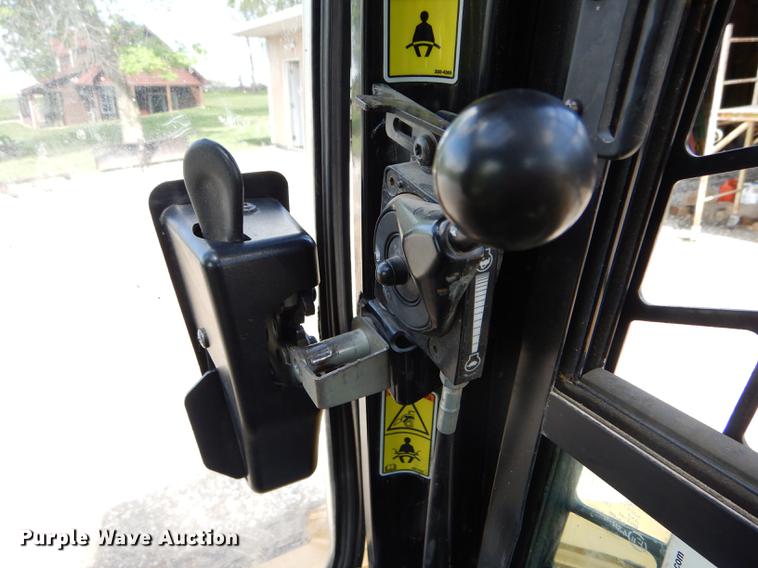 image for item DE8392 2009 Caterpillar 289C skid steer