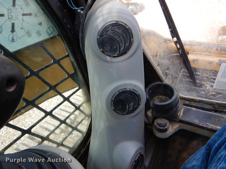 image for item DE8392 2009 Caterpillar 289C skid steer