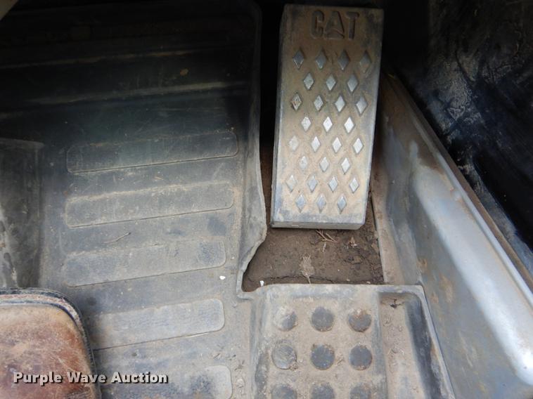 image for item DE8392 2009 Caterpillar 289C skid steer