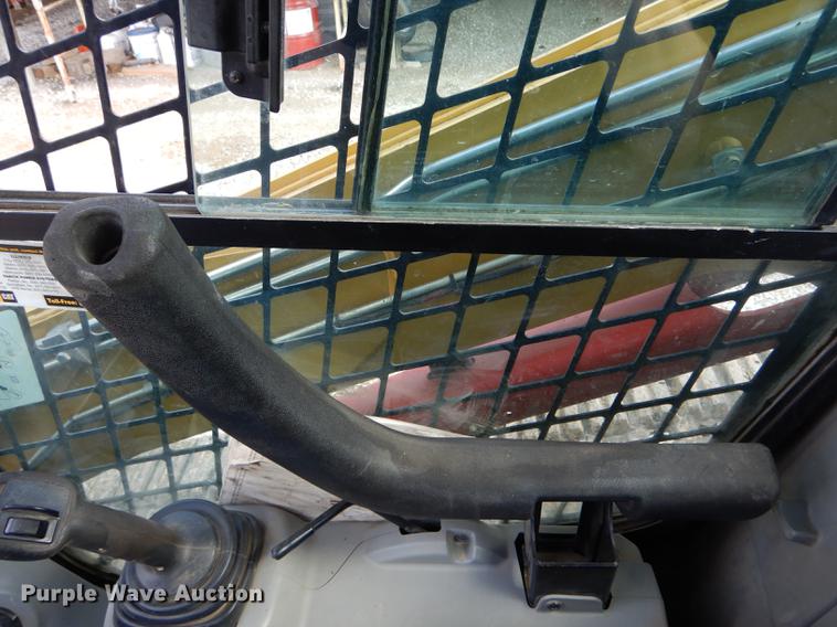 image for item DE8392 2009 Caterpillar 289C skid steer