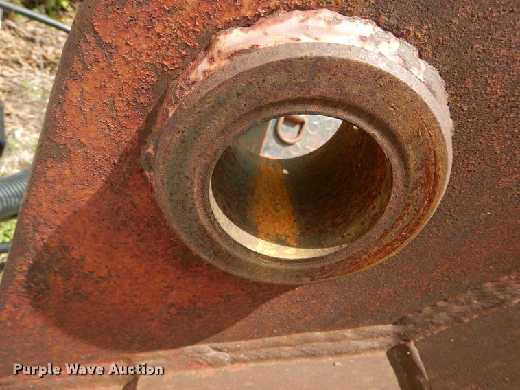 image for item DE8395 Esco SE210-2 32"W four tooth excavator bucket