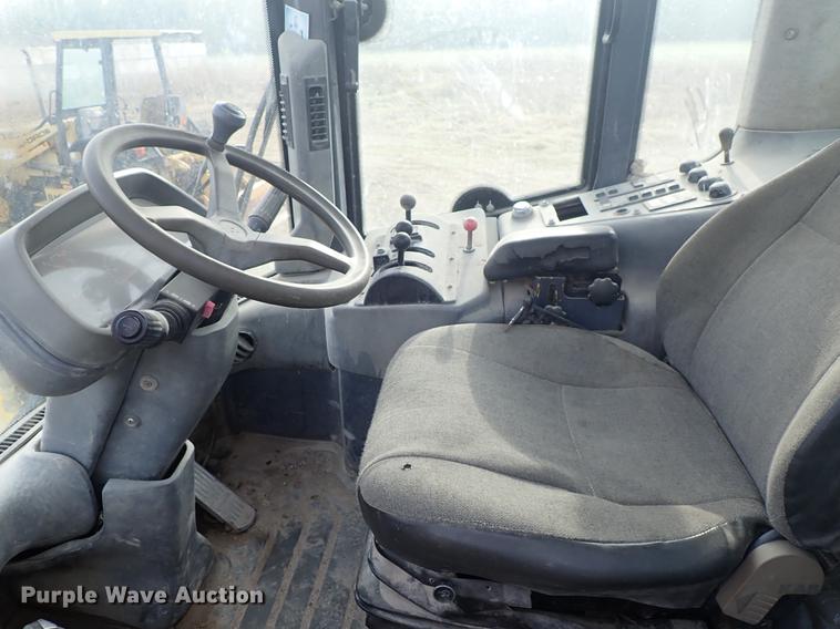 image for item DF1113 2001 New Holland LW110 wheel loader