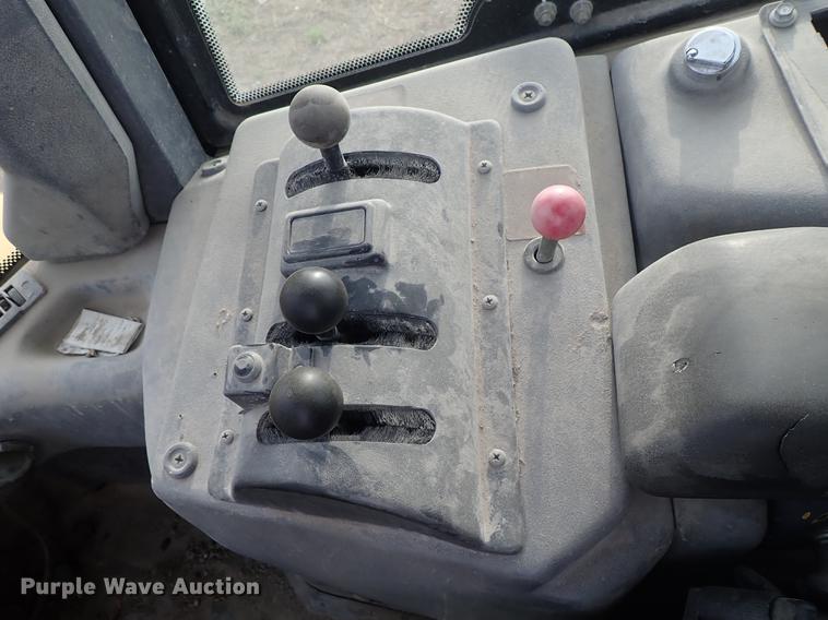 image for item DF1113 2001 New Holland LW110 wheel loader