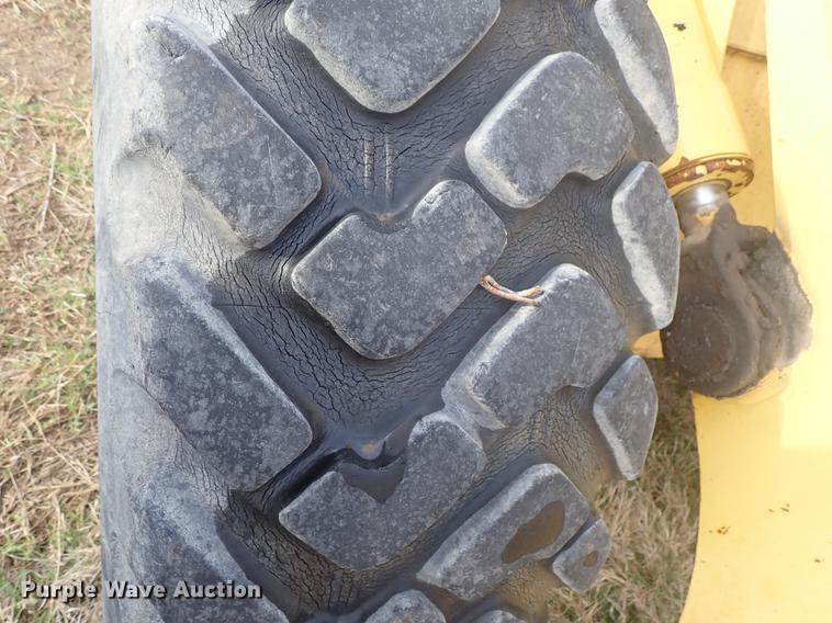 image for item DF1113 2001 New Holland LW110 wheel loader