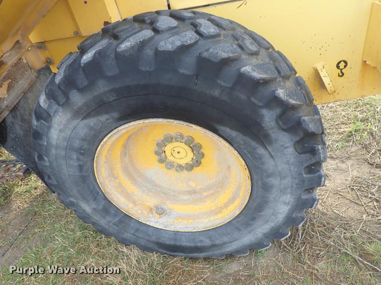 image for item DF1113 2001 New Holland LW110 wheel loader
