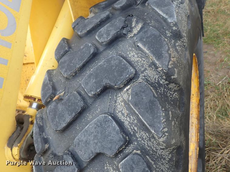 image for item DF1113 2001 New Holland LW110 wheel loader