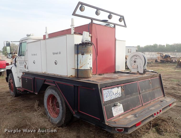 image for item DF1115 1988 International 1754 service truck