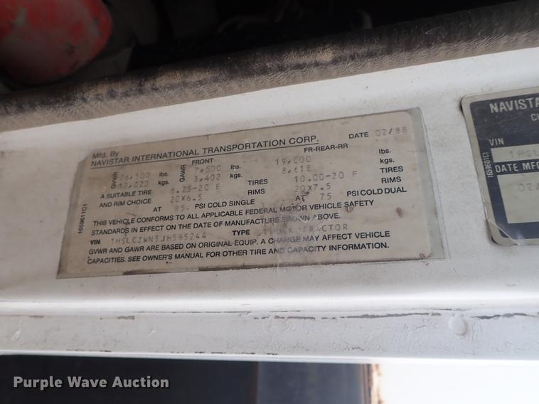 image for item DF1115 1988 International 1754 service truck