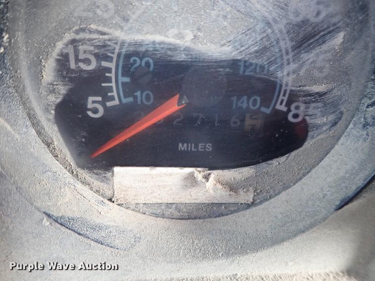 image for item DF1115 1988 International 1754 service truck