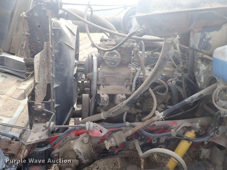 image for item DF1115 1988 International 1754 service truck