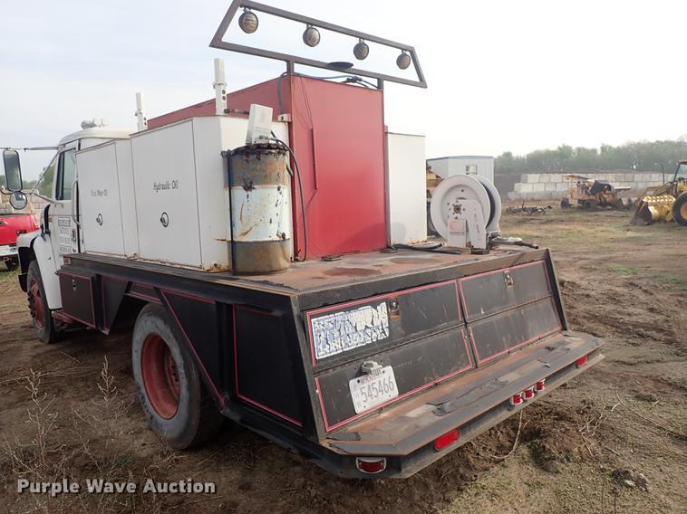 image for item DF1115 1988 International 1754 service truck