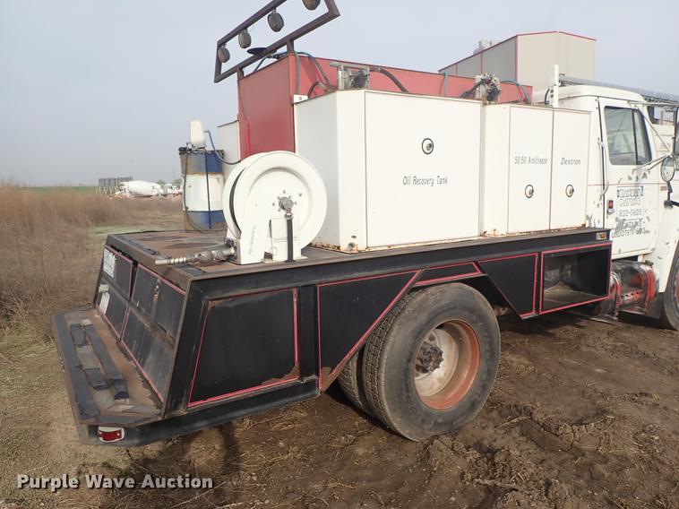 image for item DF1115 1988 International 1754 service truck