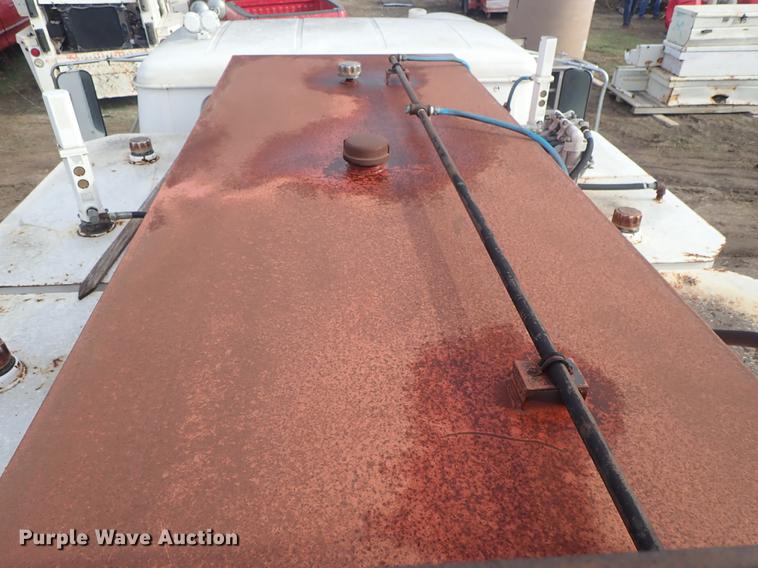 image for item DF1115 1988 International 1754 service truck