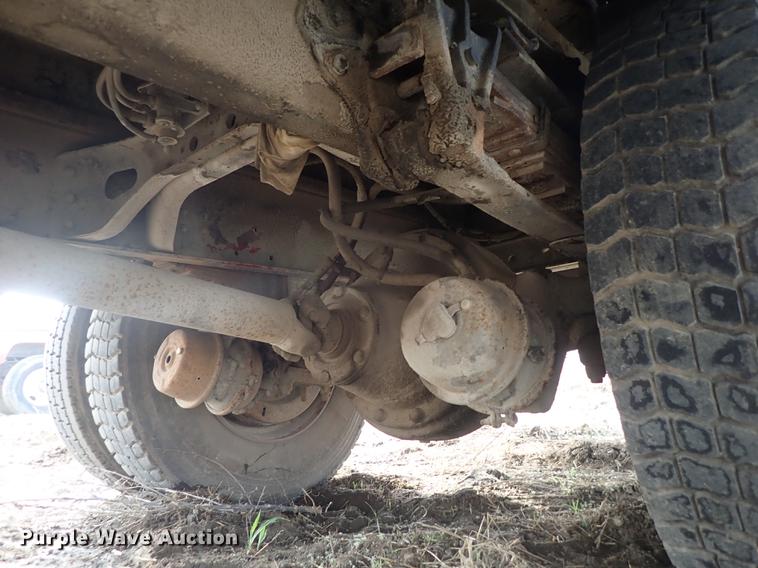 image for item DF1115 1988 International 1754 service truck