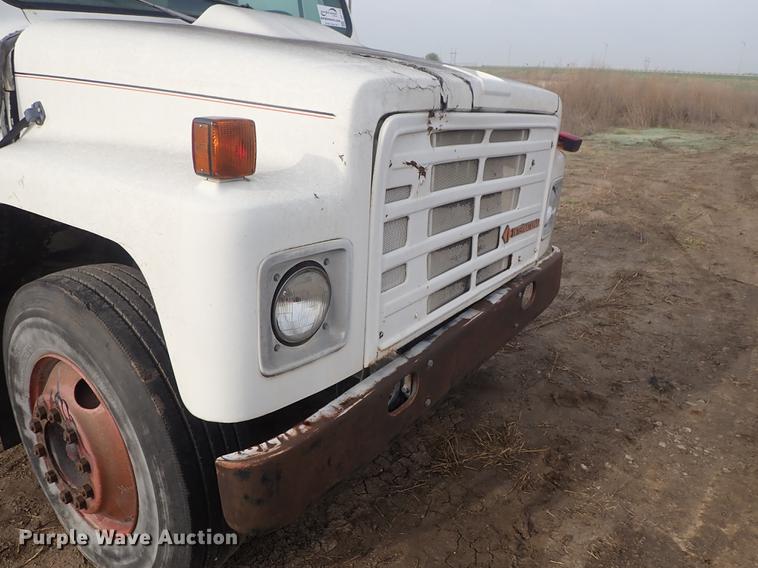 image for item DF1115 1988 International 1754 service truck