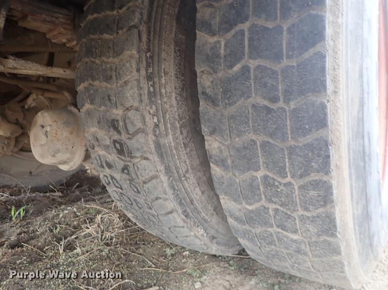 image for item DF1115 1988 International 1754 service truck