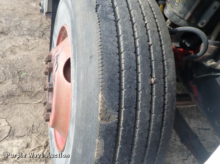 image for item DF1115 1988 International 1754 service truck